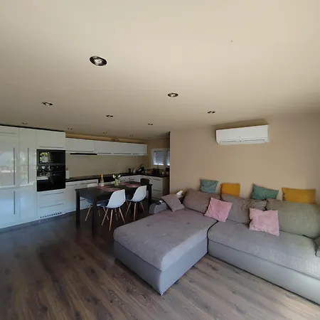 Apartman Fonyod 펜션 *